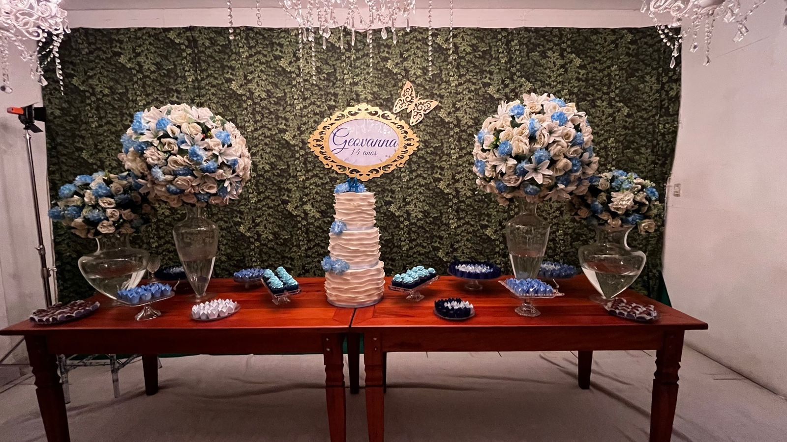 Salão preparado para festa de aniversário na Bell Buffet, casa de festas em Itaquera, São Paulo